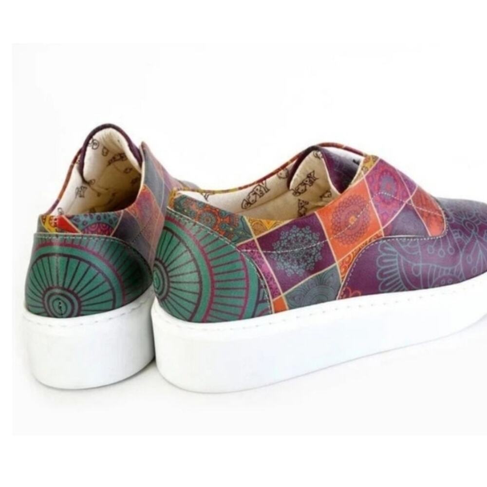 Goby Geometric Print Slip-On Sneakers NWT Size 7 - Picture 4 of 8